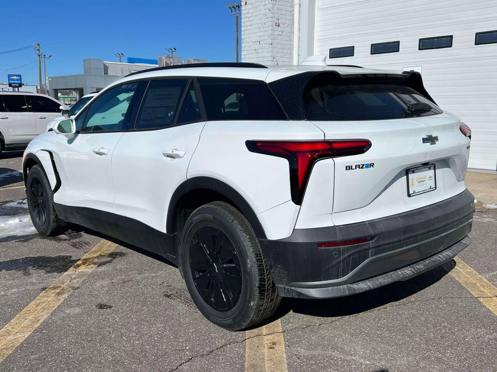 New 2026 Chevrolet Blazer EV LT AWD/4WD image 4