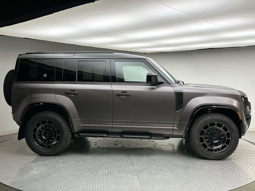 New 2026 Land Rover Defender 110 OCTA AWD/4WD image 13