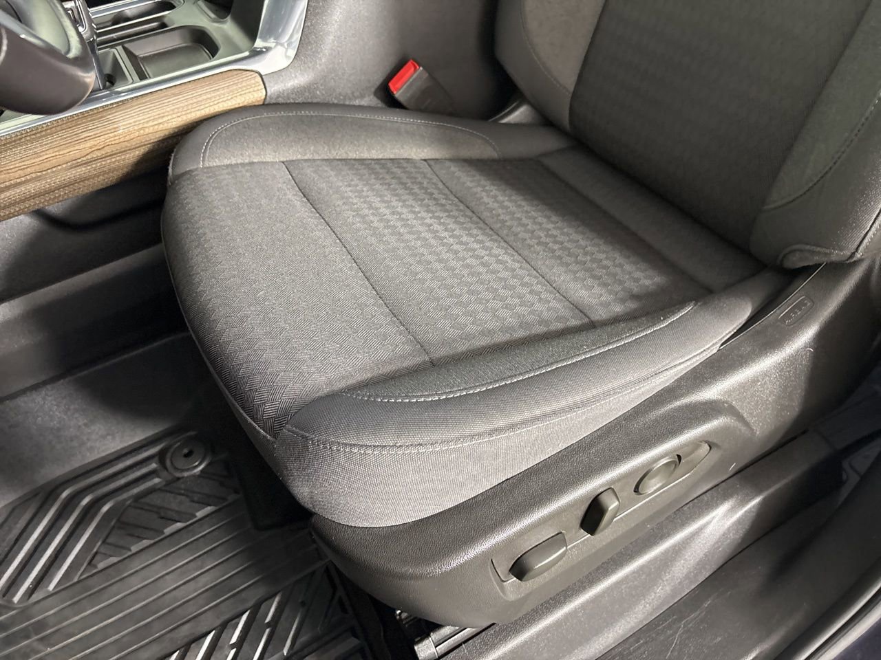 Used 2022 Chevrolet Silverado 1500 RST image 10