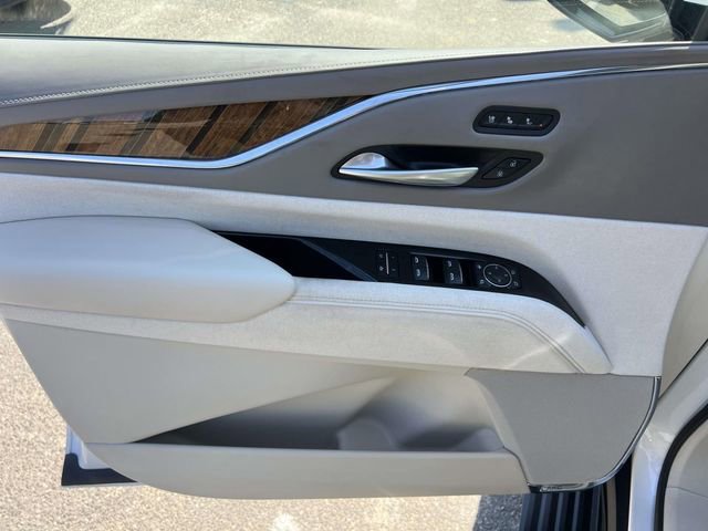 Used 2023 Cadillac Escalade Sport Platinum w/ LPO, ONYX Package image 19