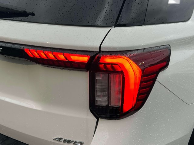 Used 2026 Ford Explorer Active AWD/4WD image 10