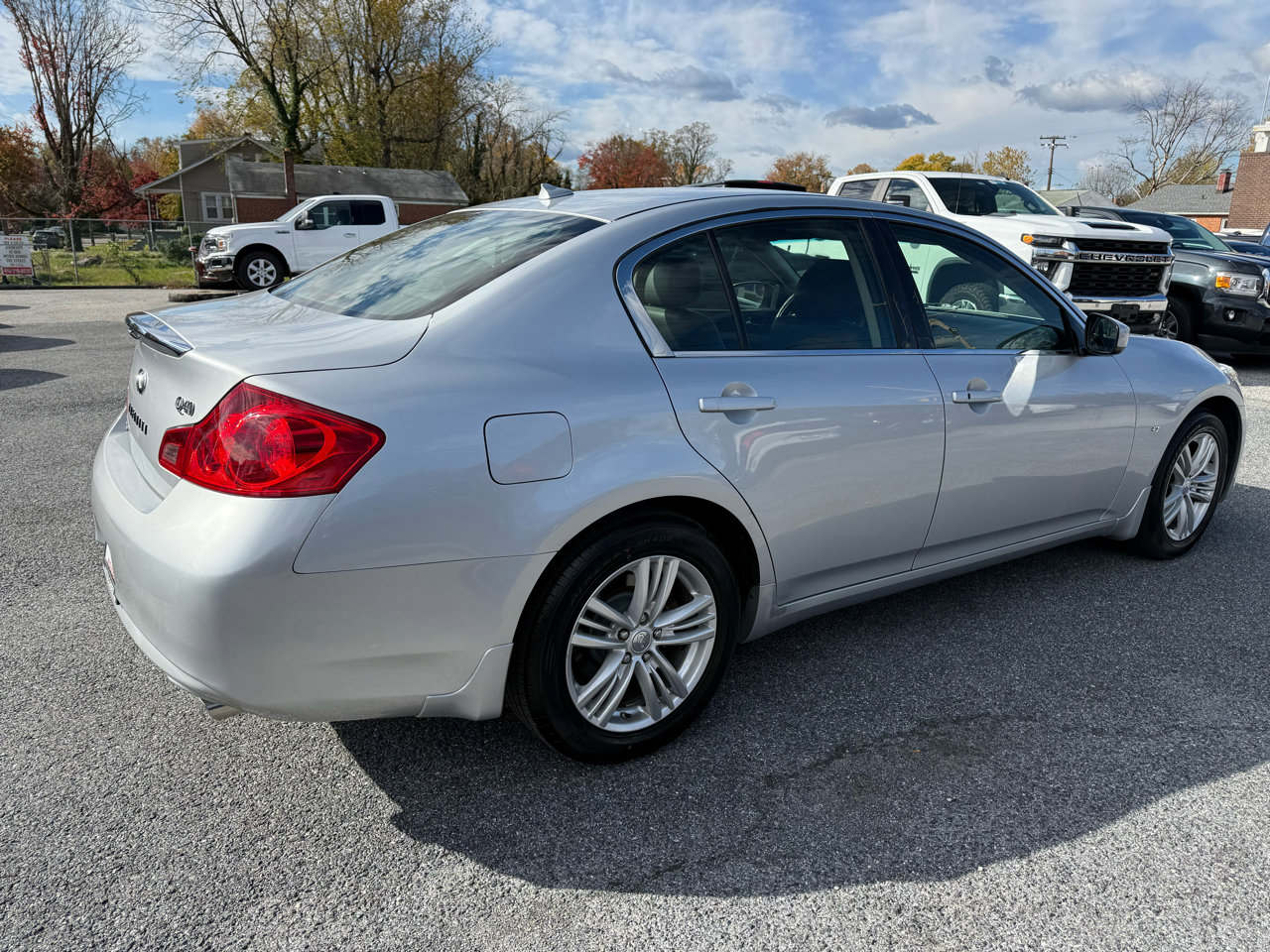 Used 2015 INFINITI Q40 AWD w/ Moonroof Package image 12