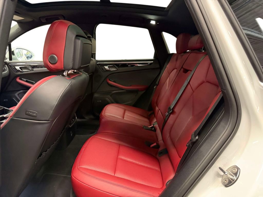 Used 2025 Porsche Macan S AWD/4WD image 21