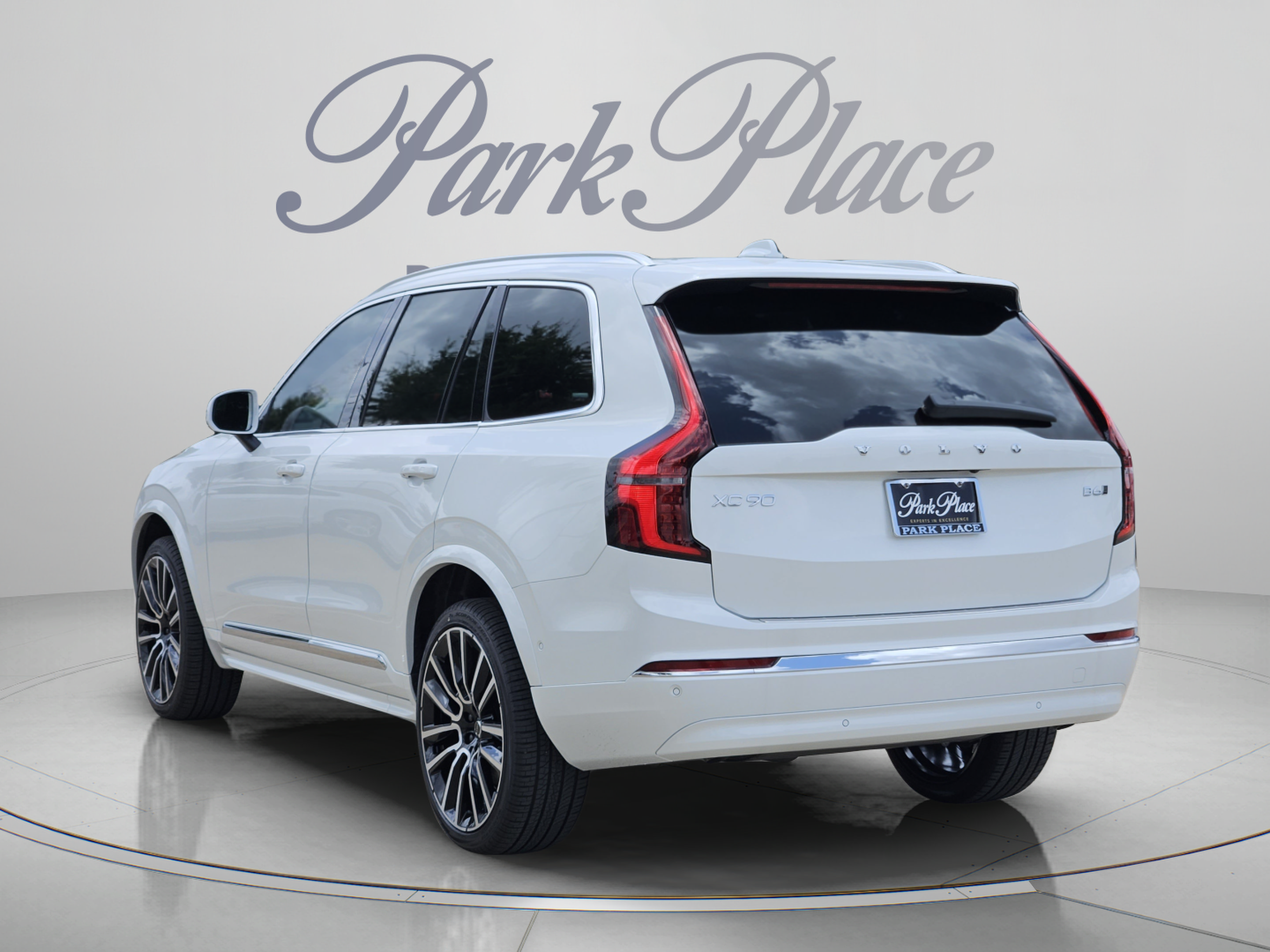 New 2026 Volvo XC90 B6 Plus w/ Protection Package Premier AWD/4WD image 3