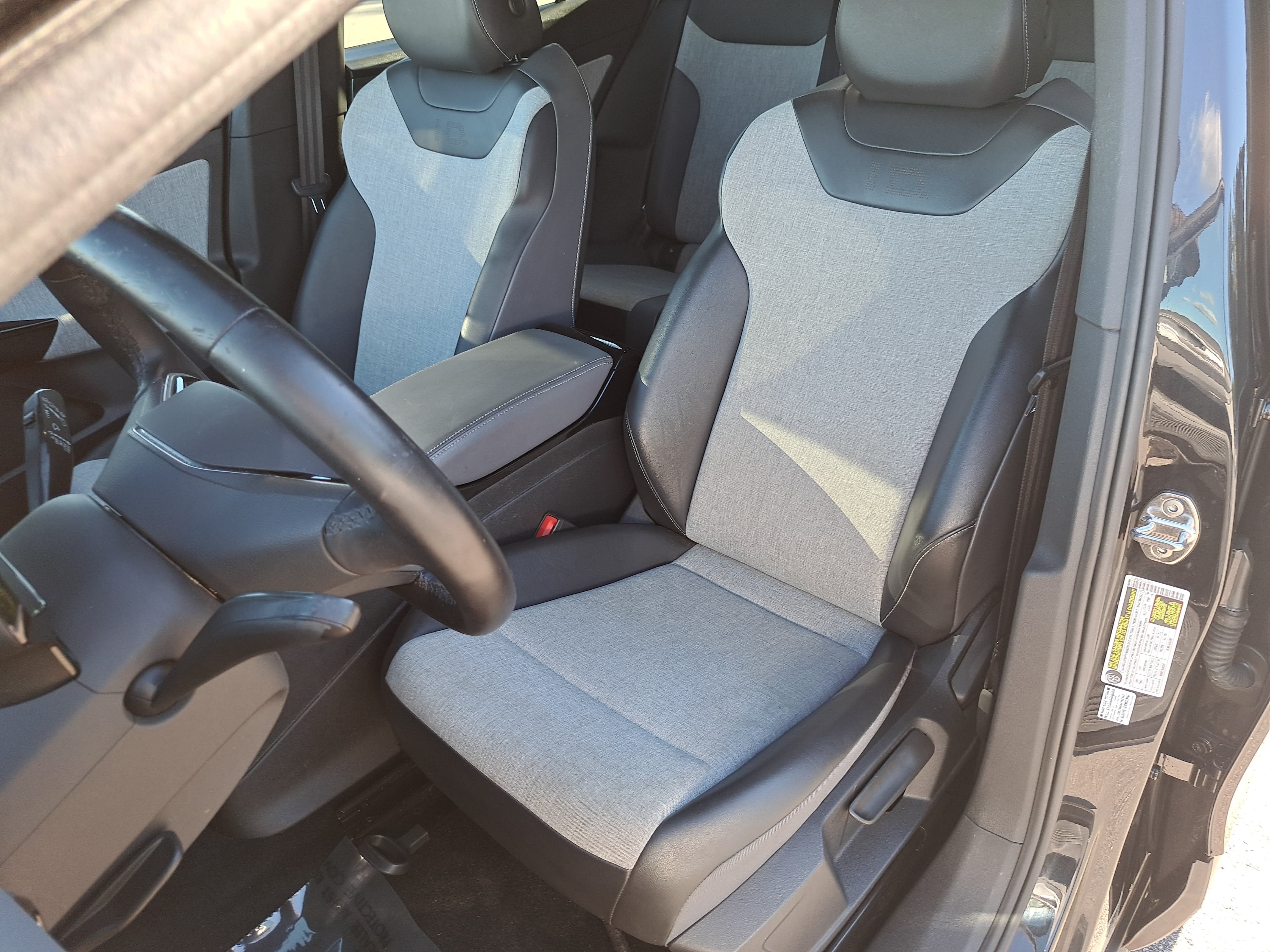 Used 2023 Volkswagen ID.4 Pro RWD image 15