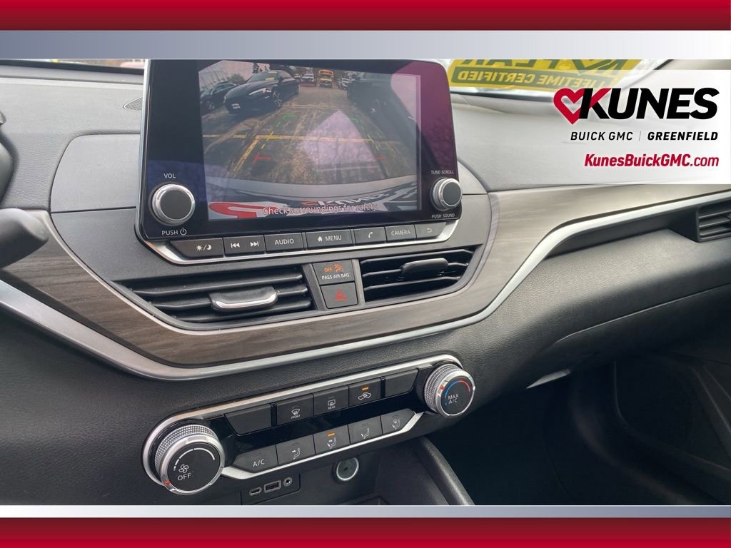 Used 2025 Nissan Altima 2.5 SV image 24