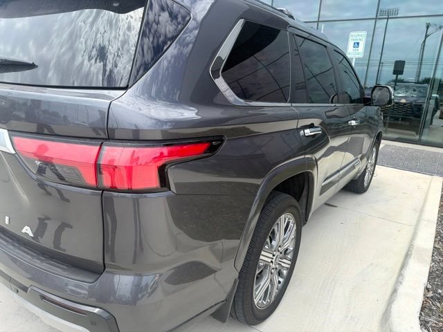 Used 2024 Toyota Sequoia Capstone AWD/4WD image 4