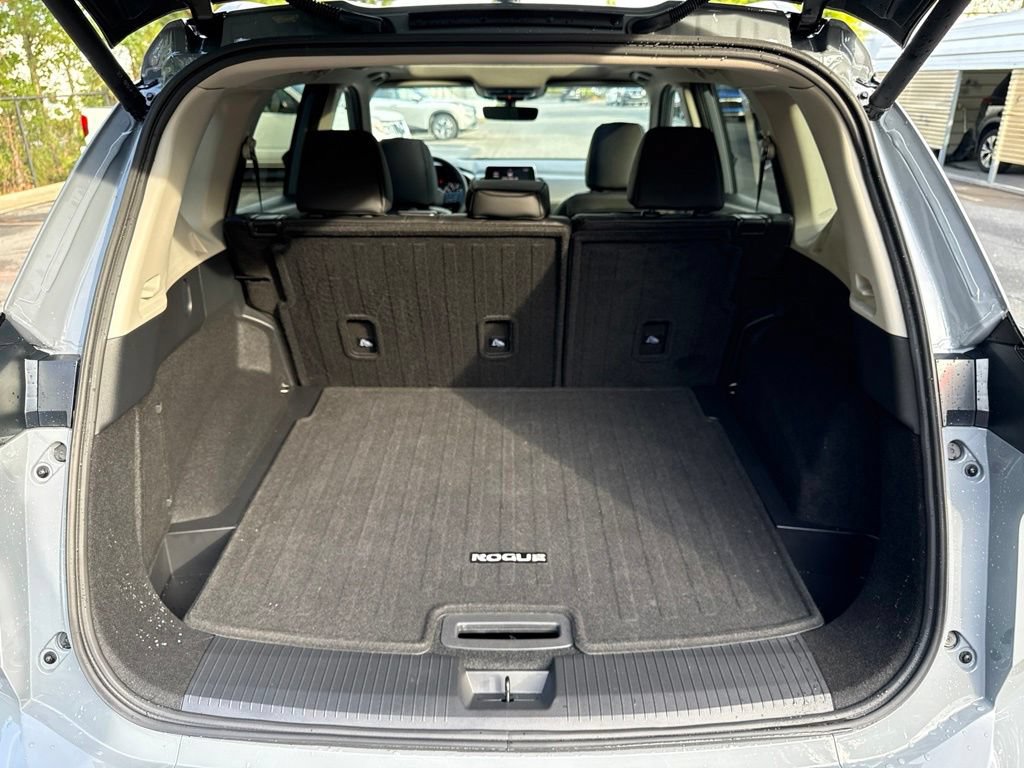 Certified 2026 Nissan Rogue Dark Armor FWD image 31