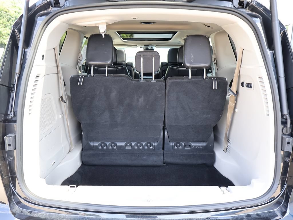 Used 2023 Chrysler Pacifica Limited w/ Uconnect Theater Family Group AWD/4WD image 29