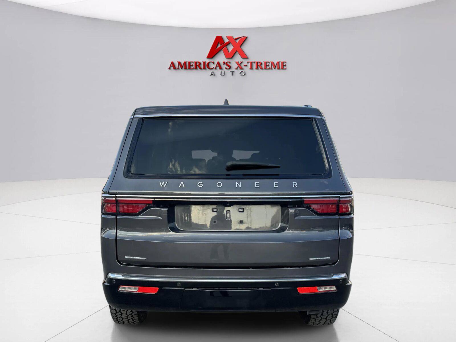Used 2022 Jeep Wagoneer Series I AWD/4WD image 5