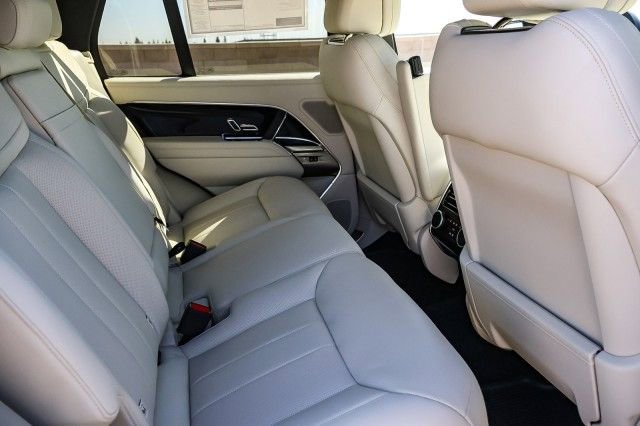 New 2025 Land Rover Range Rover SE image 13