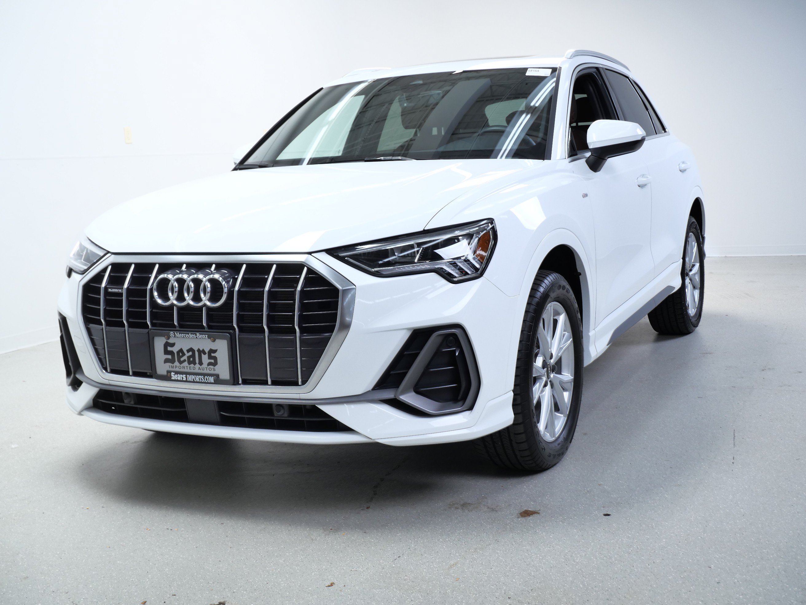 Used 2024 Audi Q3 2.0T Premium w/ Convenience Package AWD/4WD image 12