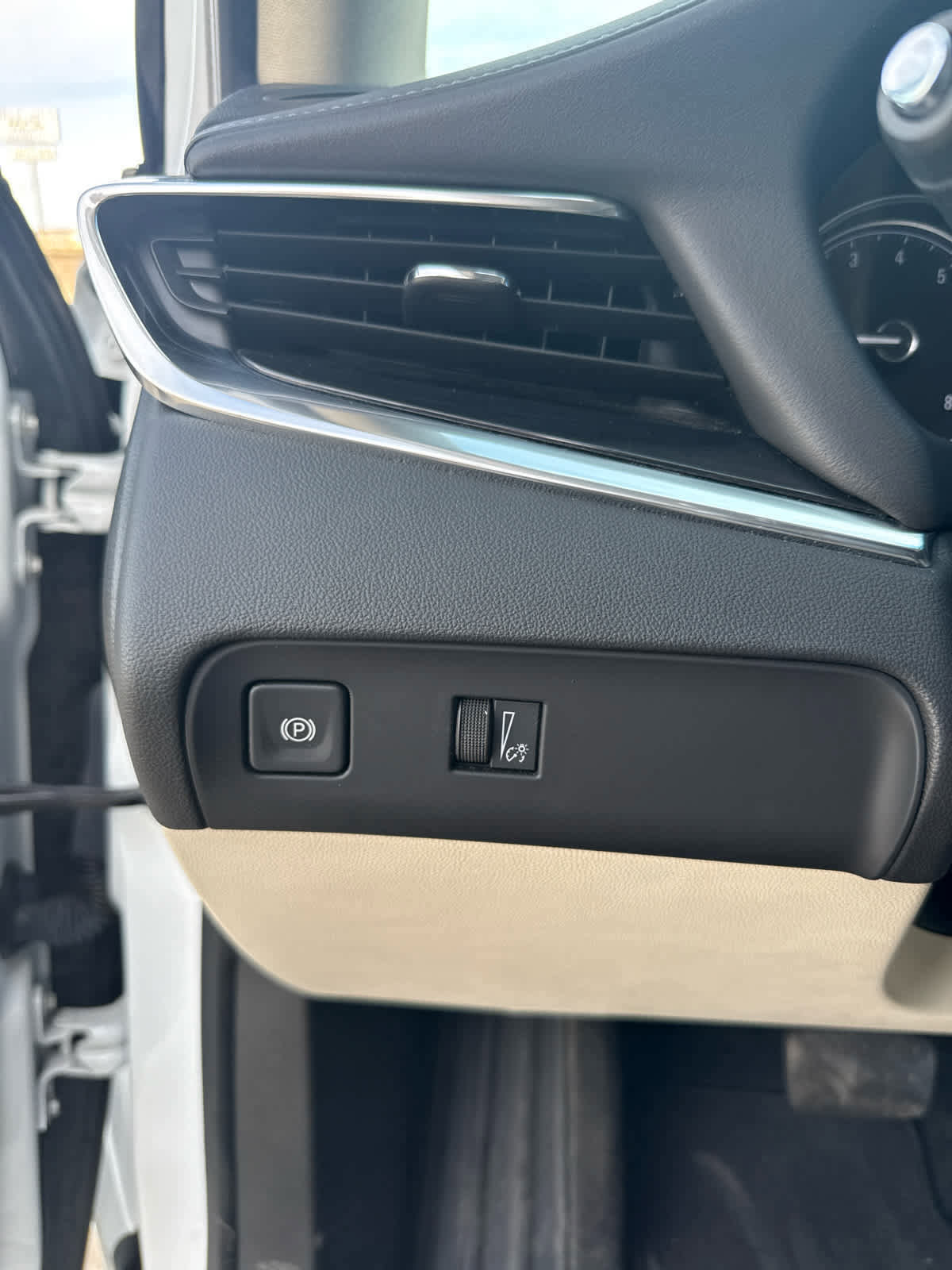 Used 2023 Buick Enclave Essence w/ Experience Buick Package image 20