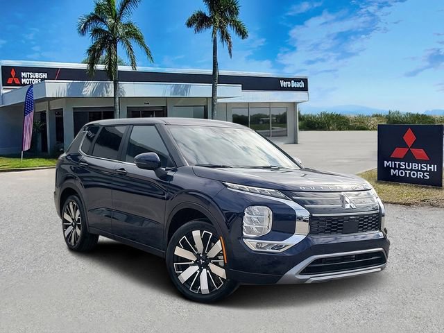 New 2026 Mitsubishi Outlander SE image 1