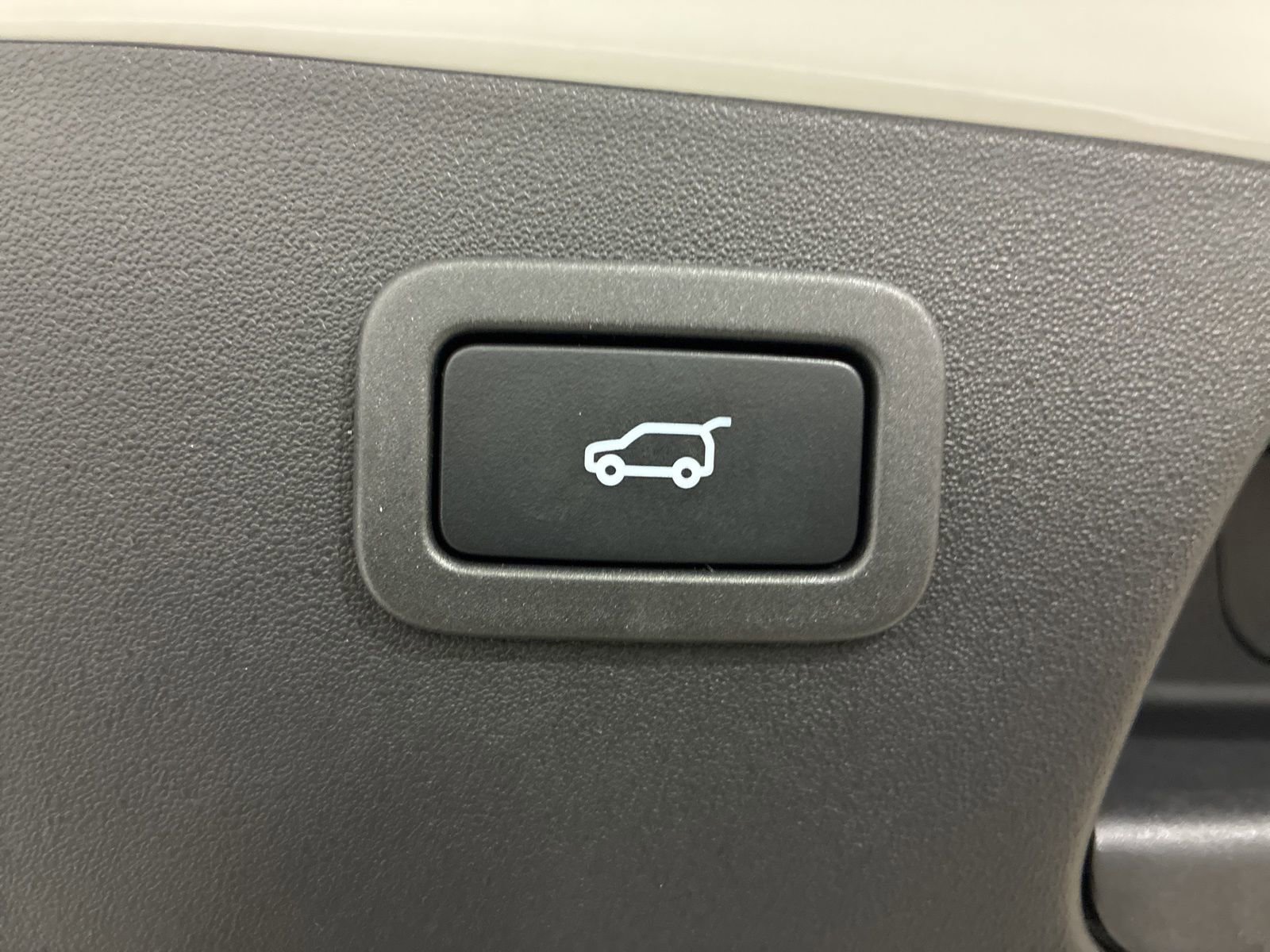 Used 2020 Jaguar E-PACE image 26