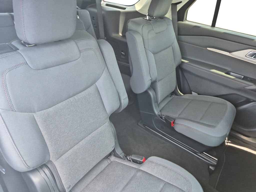 Used 2026 Ford Explorer Active AWD/4WD image 42