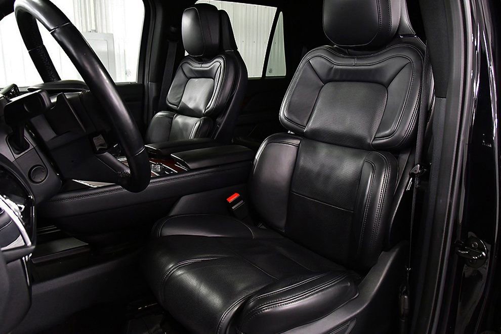 Used 2023 Lincoln Navigator Reserve image 27
