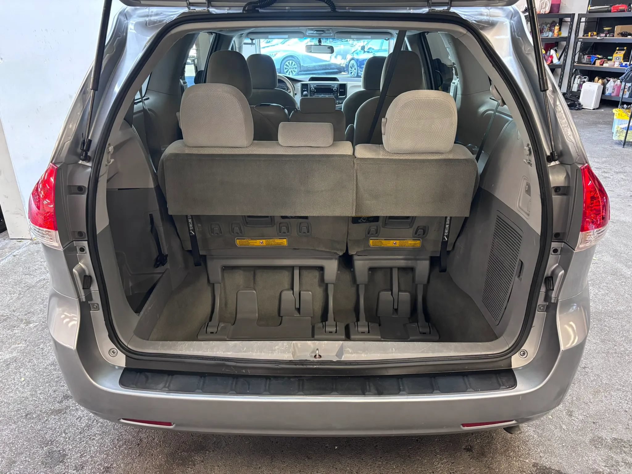 Used 2014 Toyota Sienna LE FWD image 23