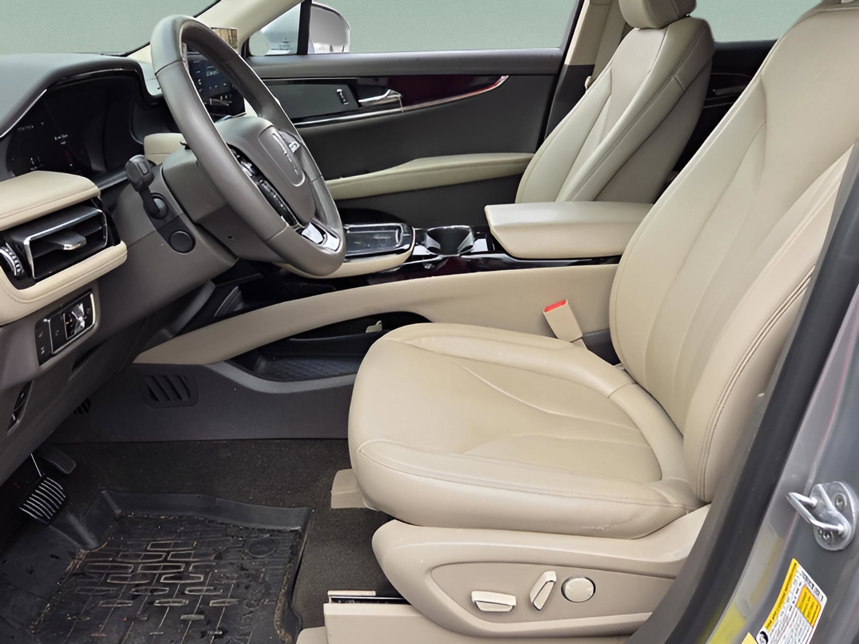 Used 2023 Lincoln Nautilus FWD w/ Premium Package image 32
