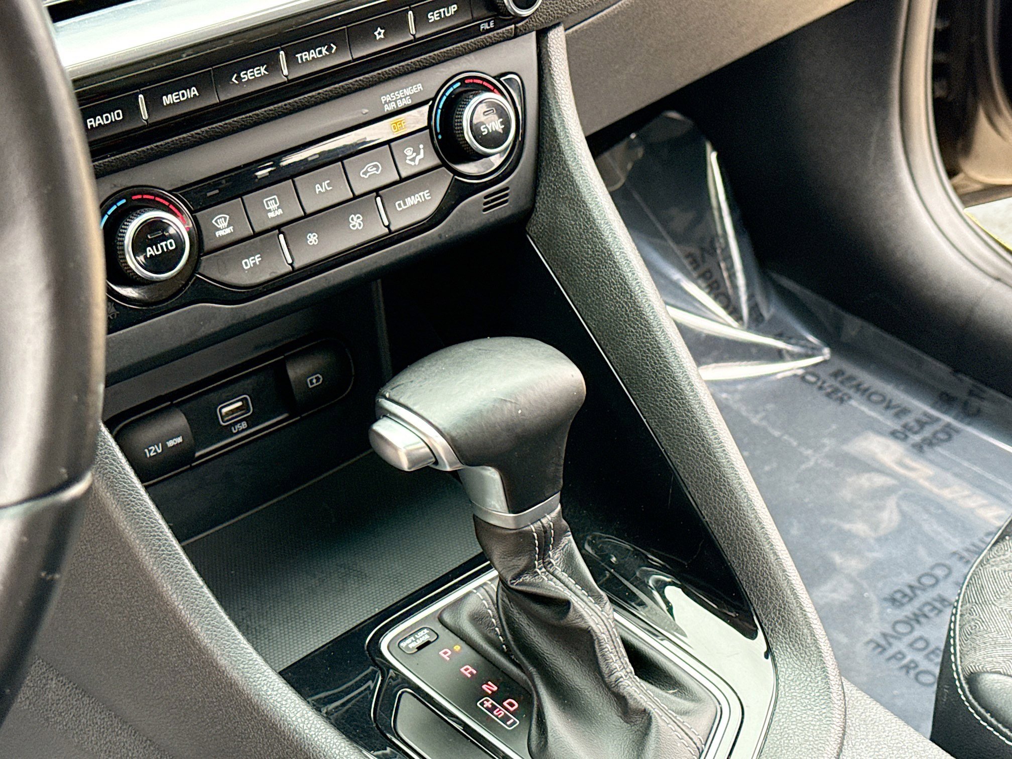 Used 2020 Kia Niro Touring image 11