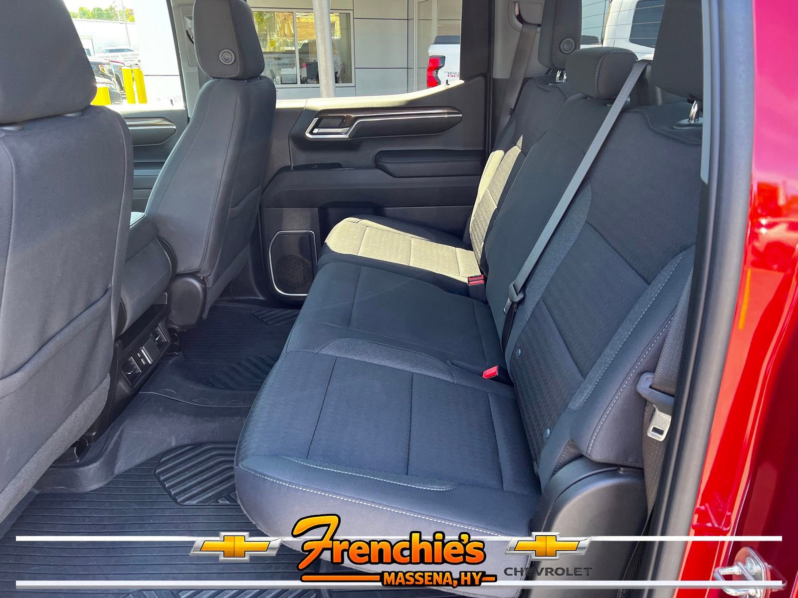 Used 2023 Chevrolet Silverado 1500 LT AWD/4WD image 6