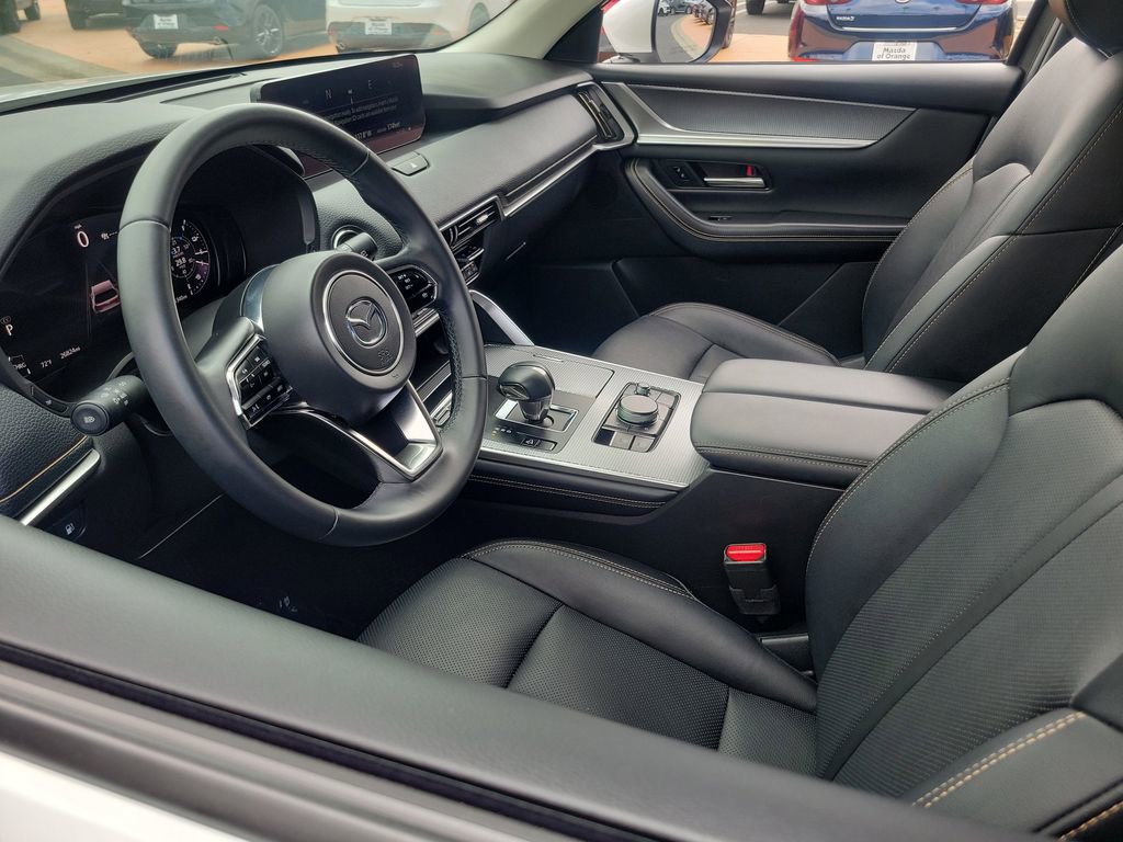 Certified 2024 MAZDA CX-90 Plug-In Hybrid w/ Preferred AWD/4WD image 3
