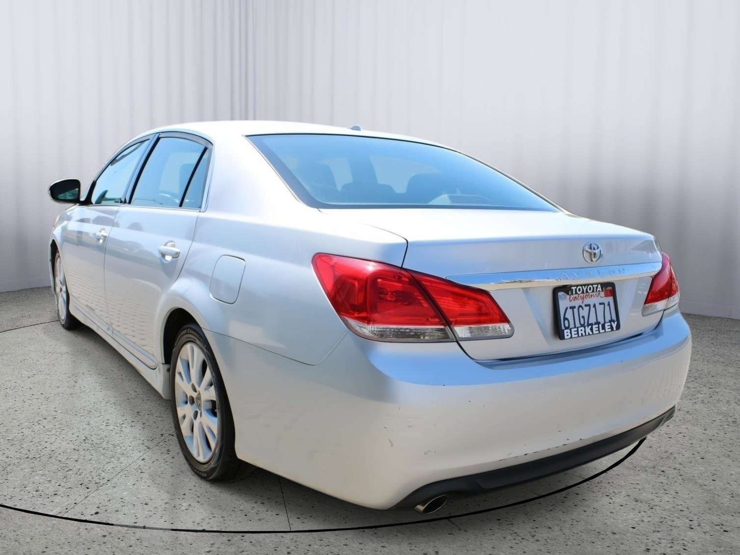 Used 2011 Toyota Avalon FWD image 6