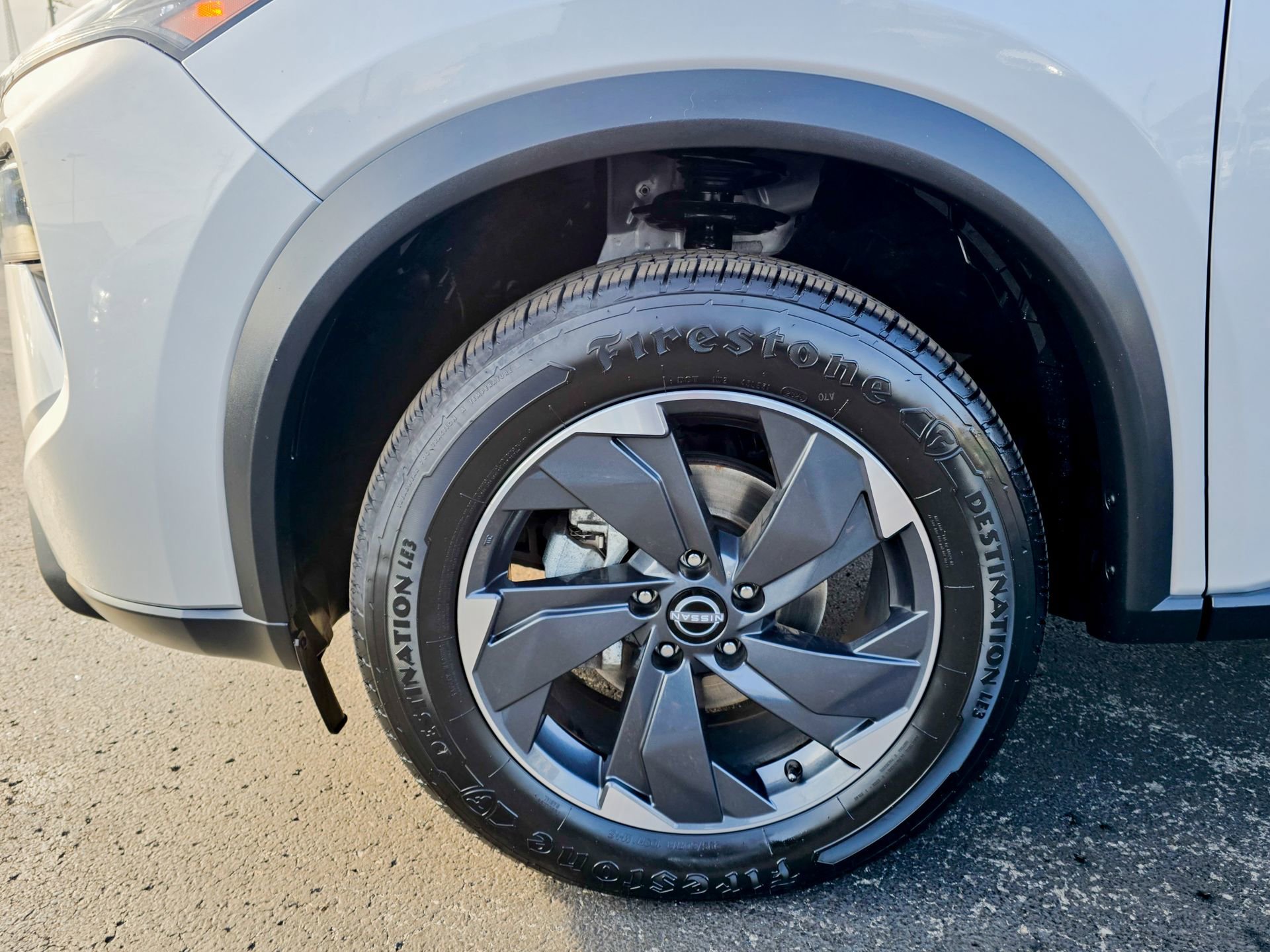 Used 2024 Nissan Rogue SV image 13