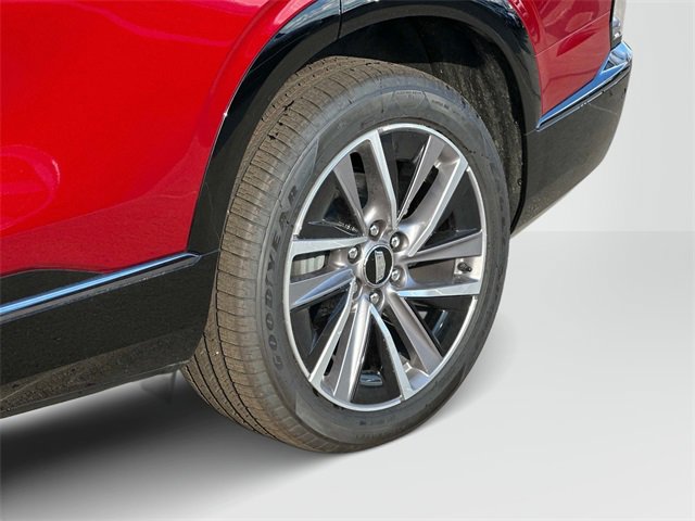 Used 2026 Cadillac Vistiq Sport image 17