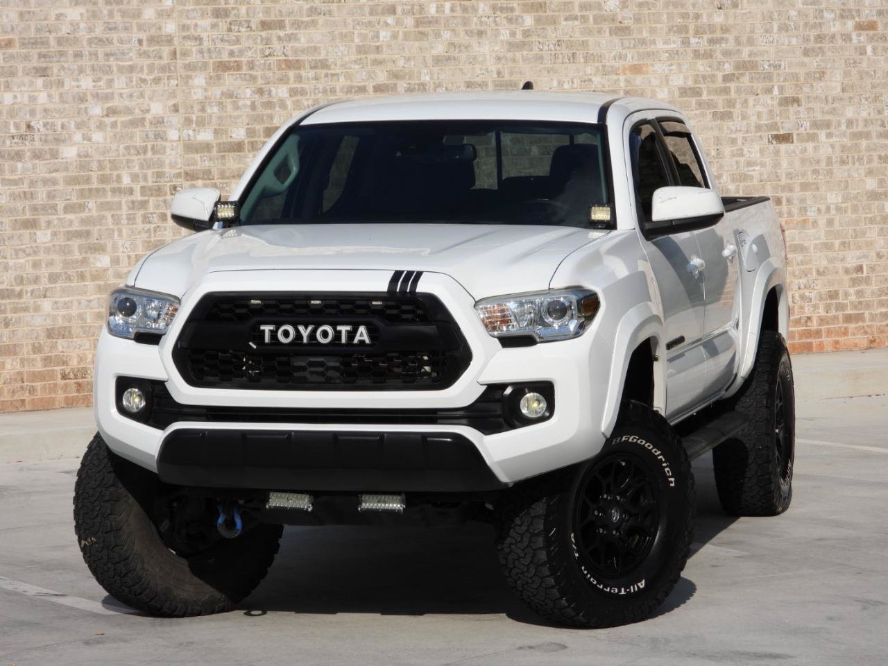 Used 2021 Toyota Tacoma SR5 RWD image 4