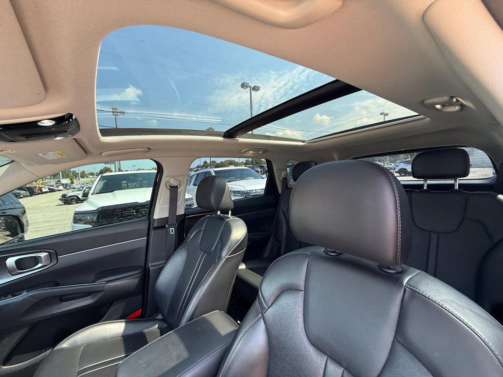 Used 2021 Kia Sorento S w/ Panoramic Sunroof Package AWD/4WD image 13
