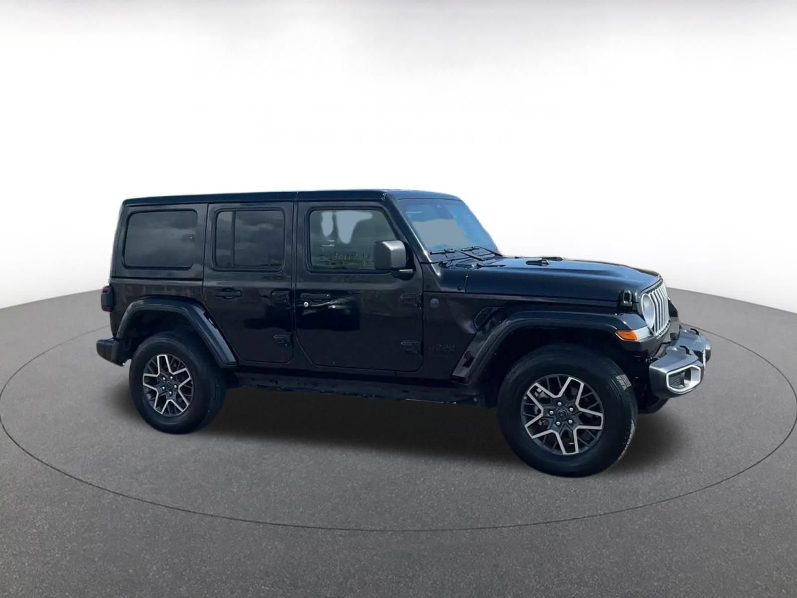 Used 2025 Jeep Wrangler Unlimited Sahara AWD/4WD image 2