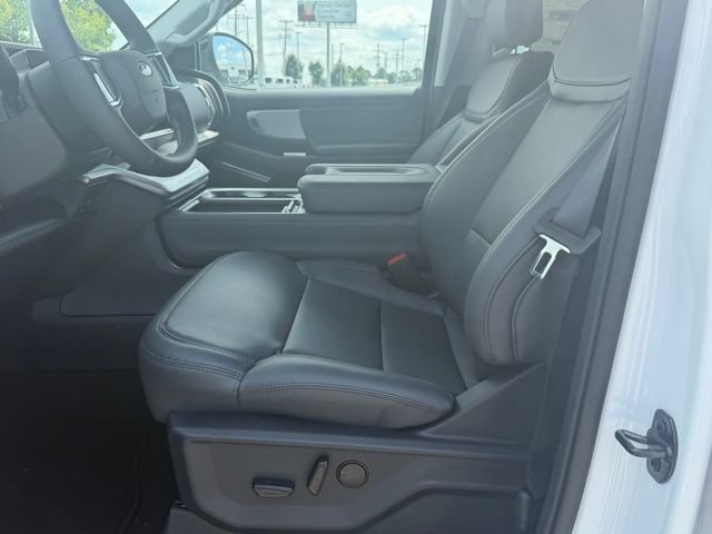 New 2026 Ford Expedition Active RWD image 9