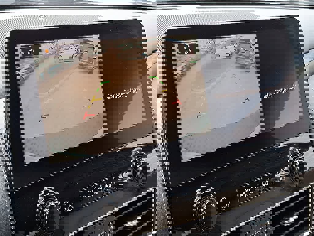 Used 2024 Nissan Armada SV image 20