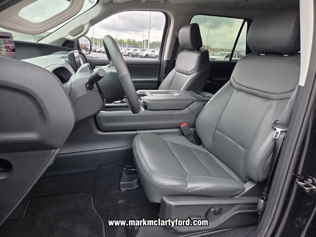 New 2026 Ford Expedition Active RWD image 9