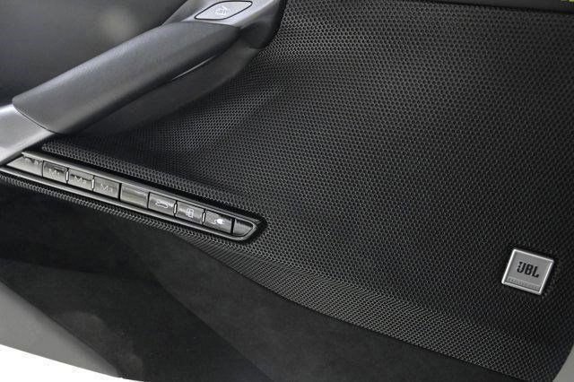 Used 2024 Ferrari SF90 Spider image 22