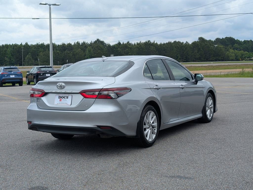 Used 2024 Toyota Camry LE w/ Convenience Package FWD image 10