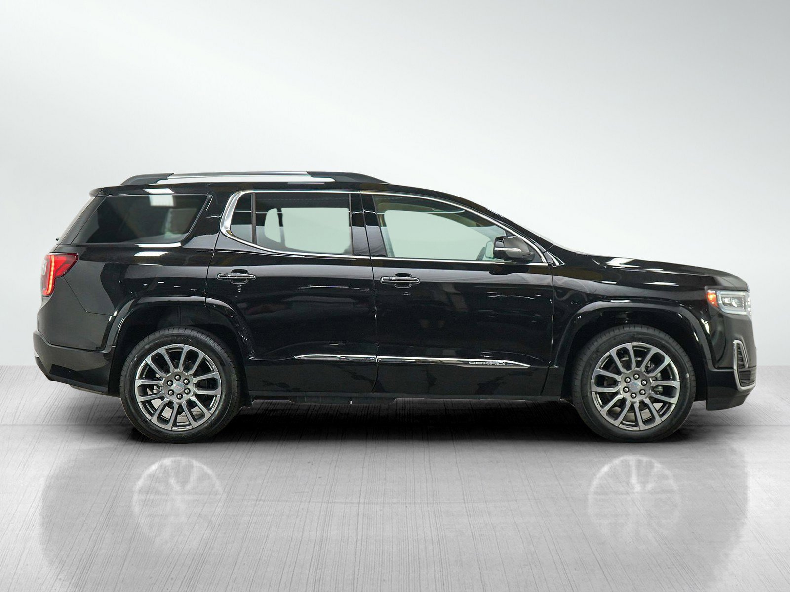 Used 2023 GMC Acadia Denali w/ Denali Ultimate Package AWD/4WD image 7