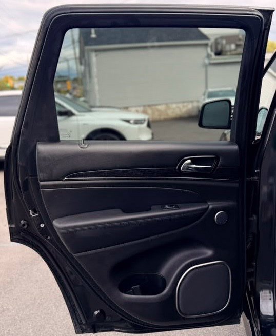 Used 2019 Jeep Grand Cherokee High Altitude AWD/4WD image 17