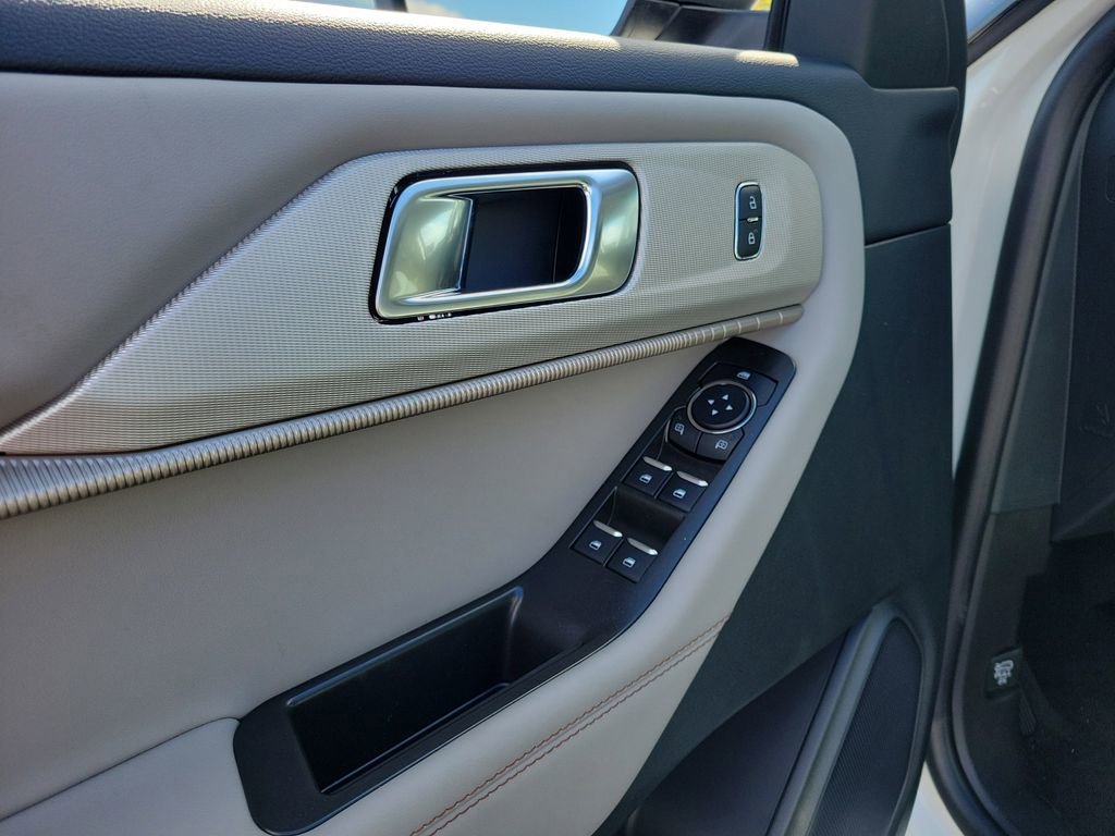 New 2026 Ford Explorer Active w/ Active Comfort Package image 19