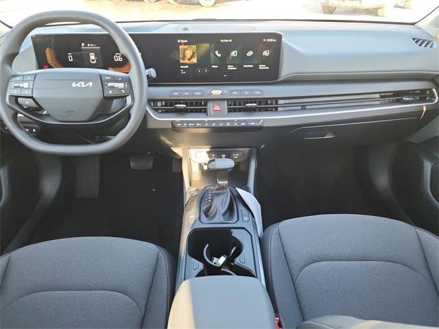 New 2025 Kia K4 LXS image 18