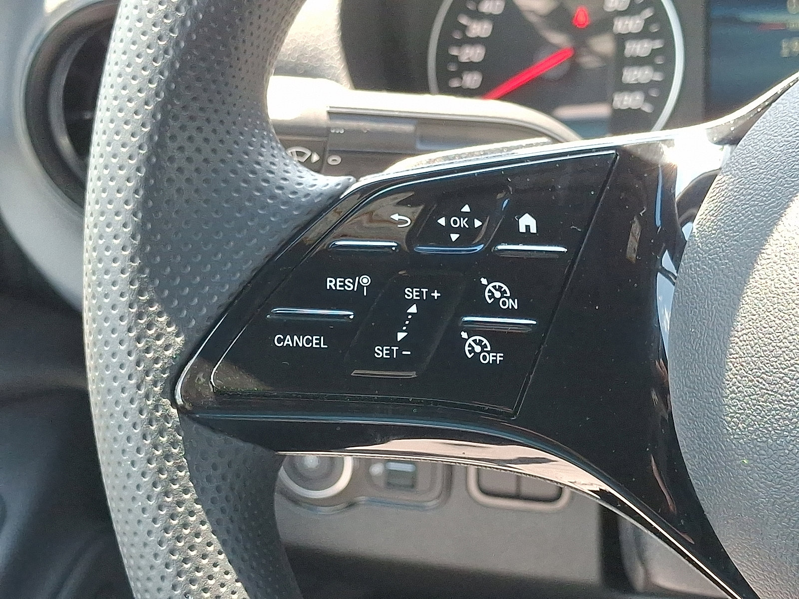 Used 2025 Mercedes-Benz Sprinter 2500 image 21