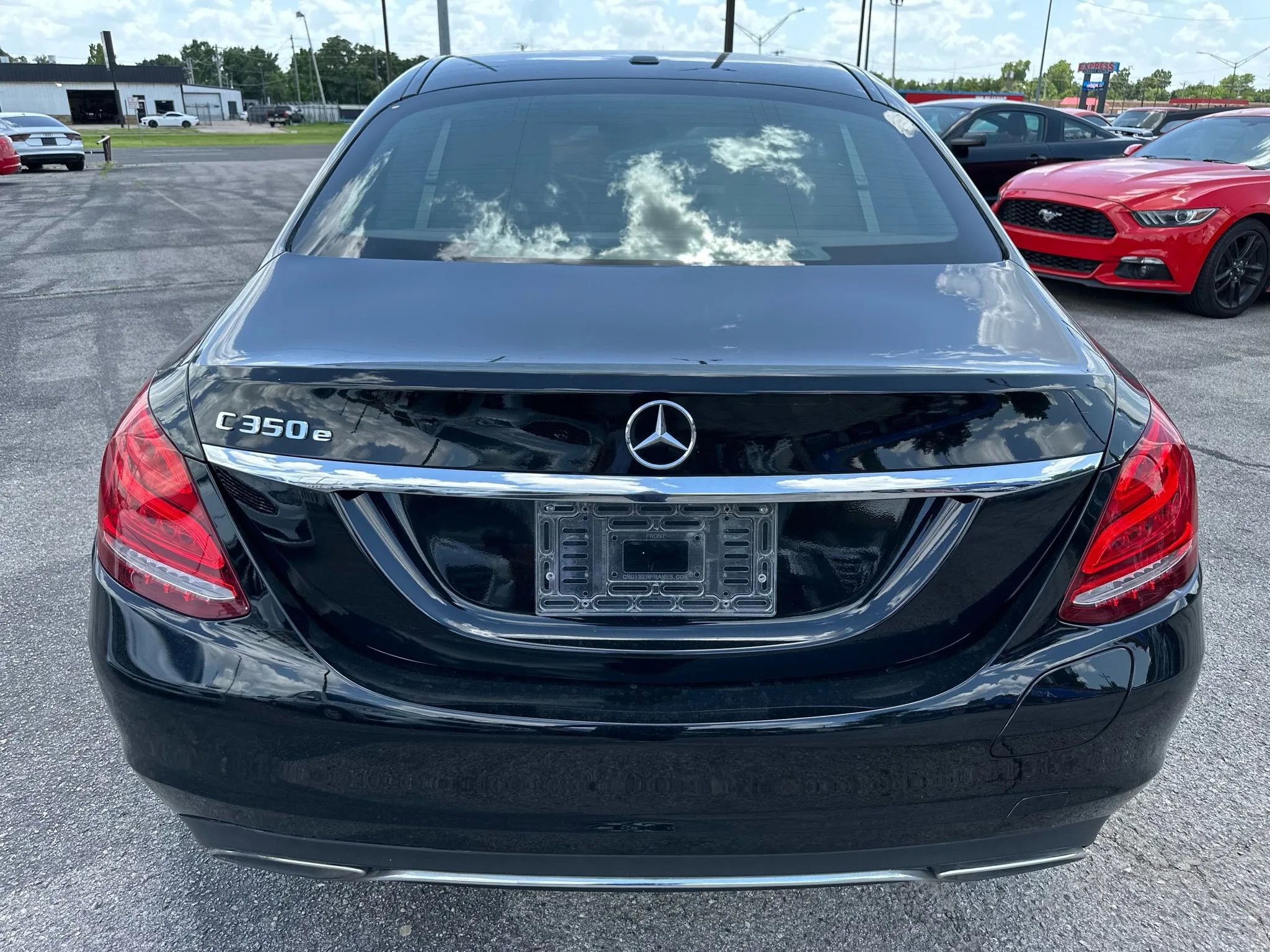 Used 2018 Mercedes-Benz C 350e Sedan w/ Premium Package image 33