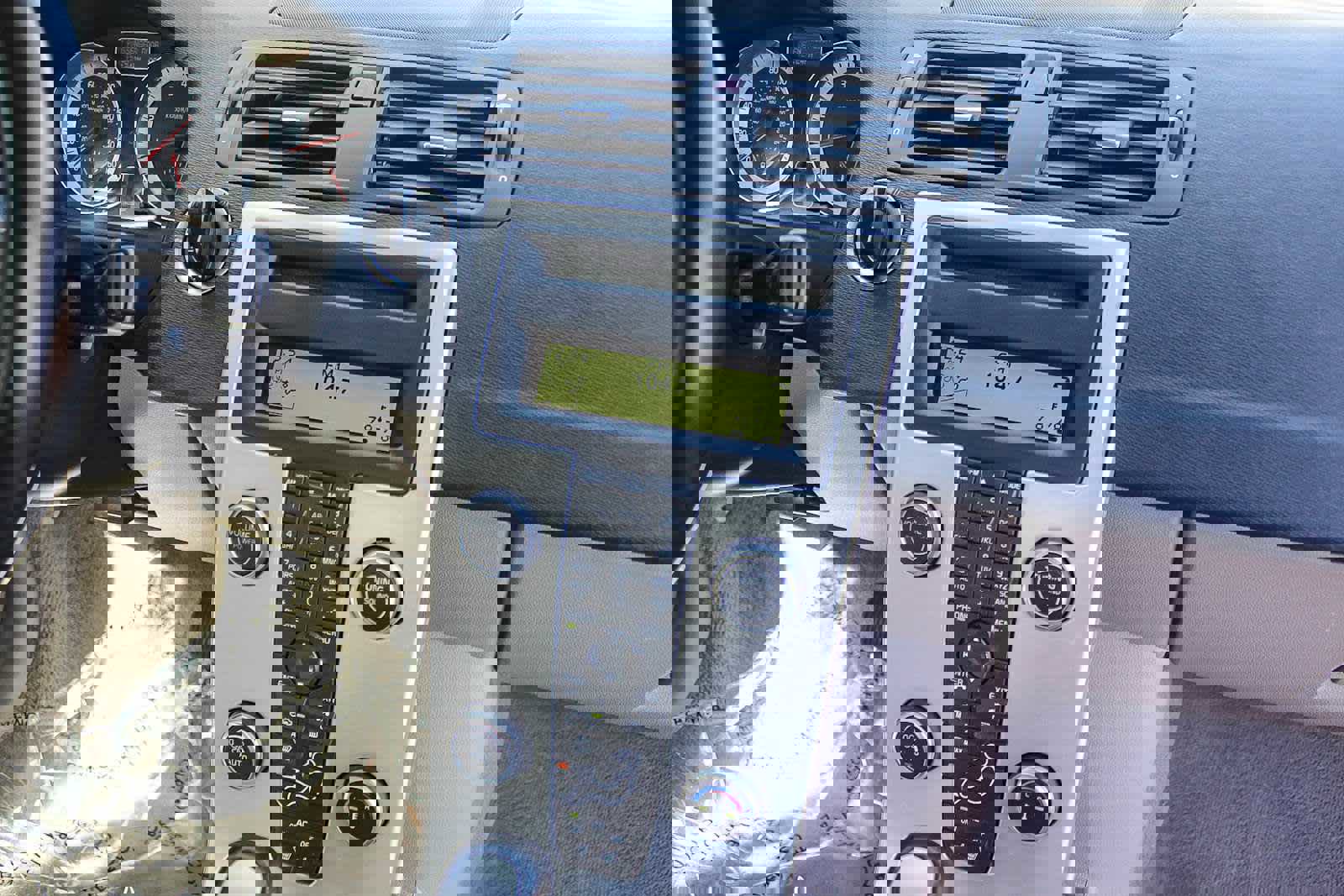 Used 2013 Volvo C70 T5 image 12