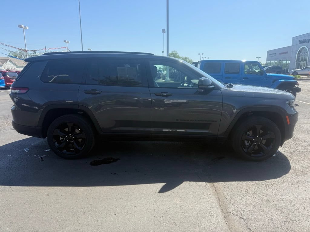 Used 2024 Jeep Grand Cherokee L Altitude AWD/4WD image 8