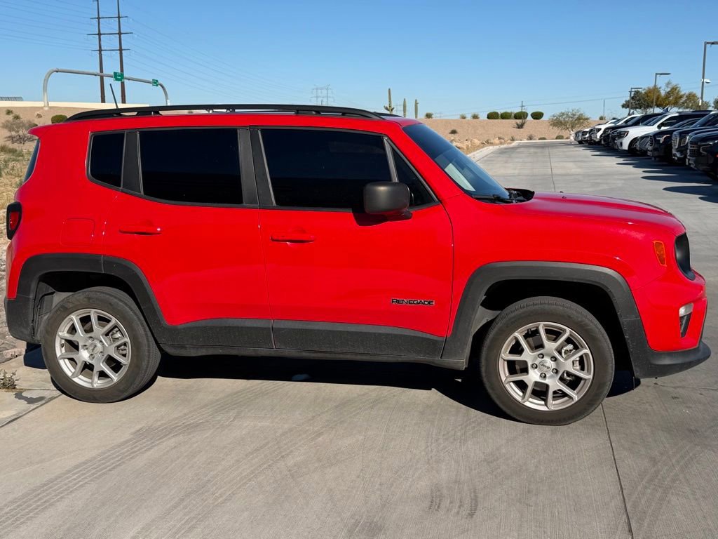 Used 2022 Jeep Renegade Latitude w/ Sun/Sound Group image 5