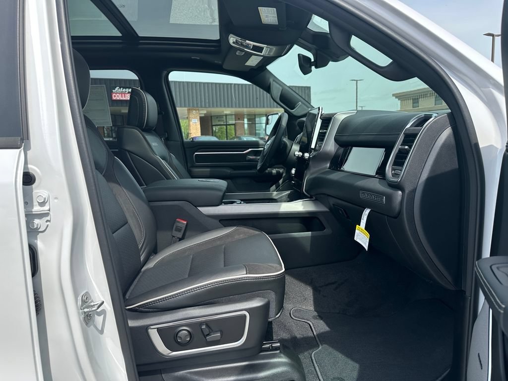 New 2026 RAM 1500 Laramie w/ Night Edition AWD/4WD image 21