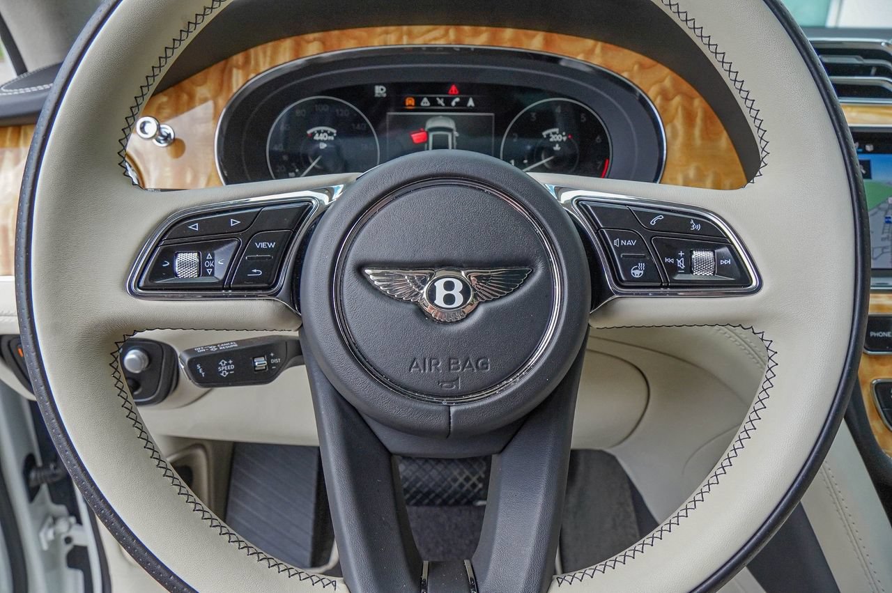 Certified 2023 Bentley Bentayga AWD/4WD image 23
