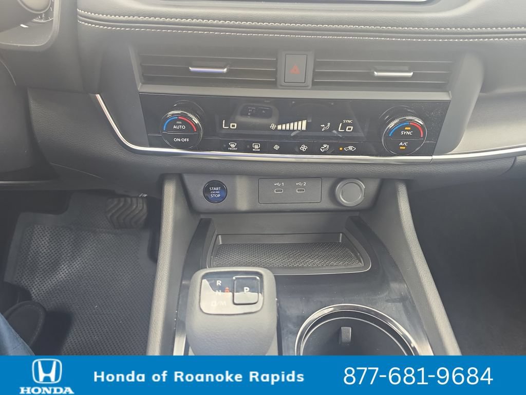 Used 2024 Nissan Rogue SV AWD/4WD image 15
