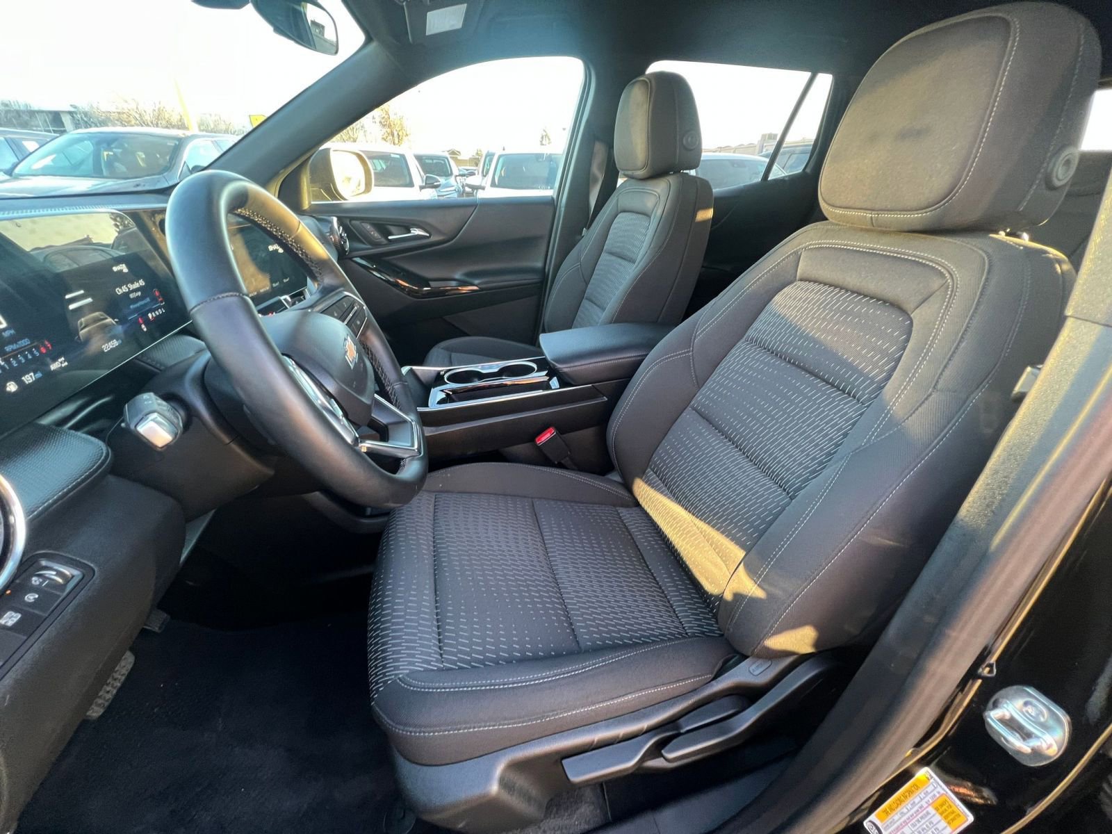 Used 2025 Chevrolet Equinox LT image 37